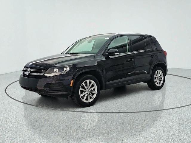 Used 2017 Volkswagen Tiguan Limited w/ Alloy Wheels Package image 3