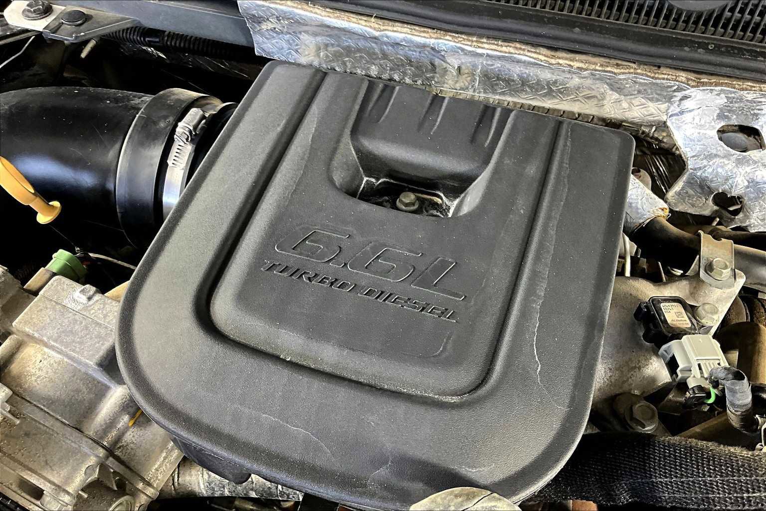 Used 2015 GMC Sierra 3500 Denali w/ Duramax Plus Package image 31