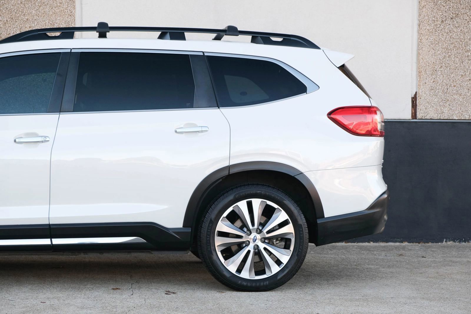 Used 2022 Subaru Ascent Touring image 8