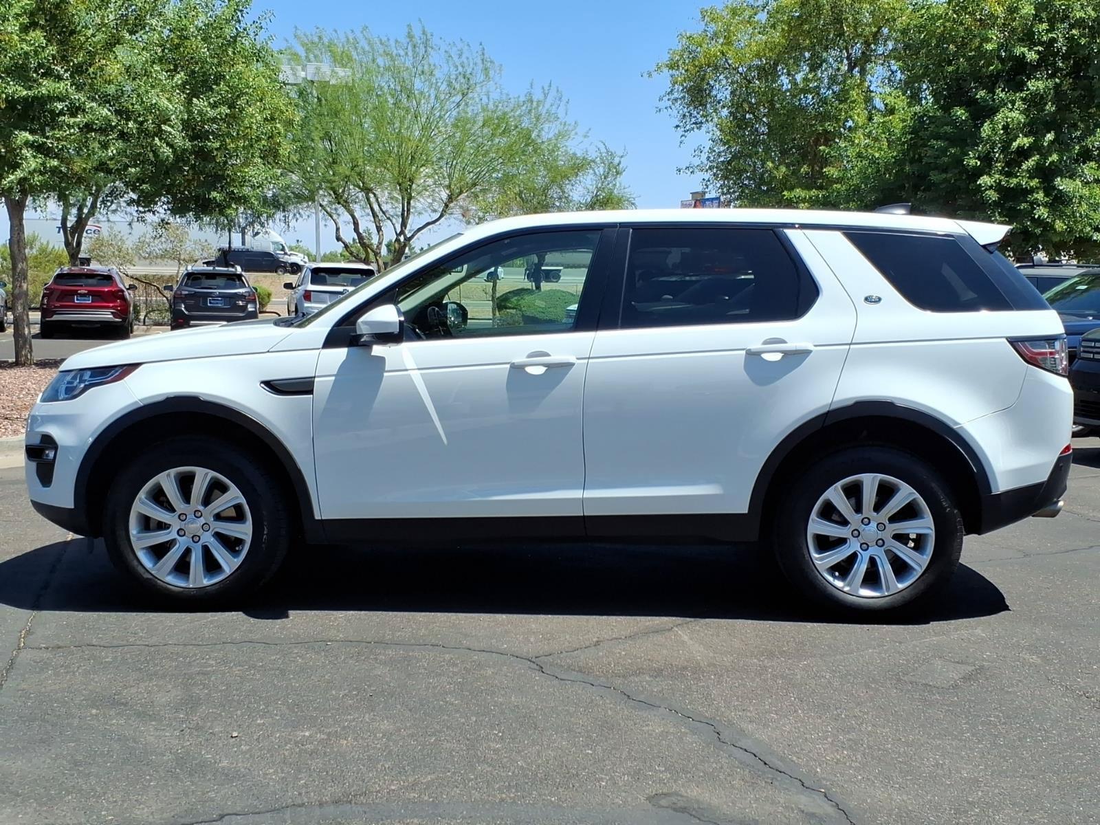 Used 2019 Land Rover Discovery Sport SE AWD/4WD image 2