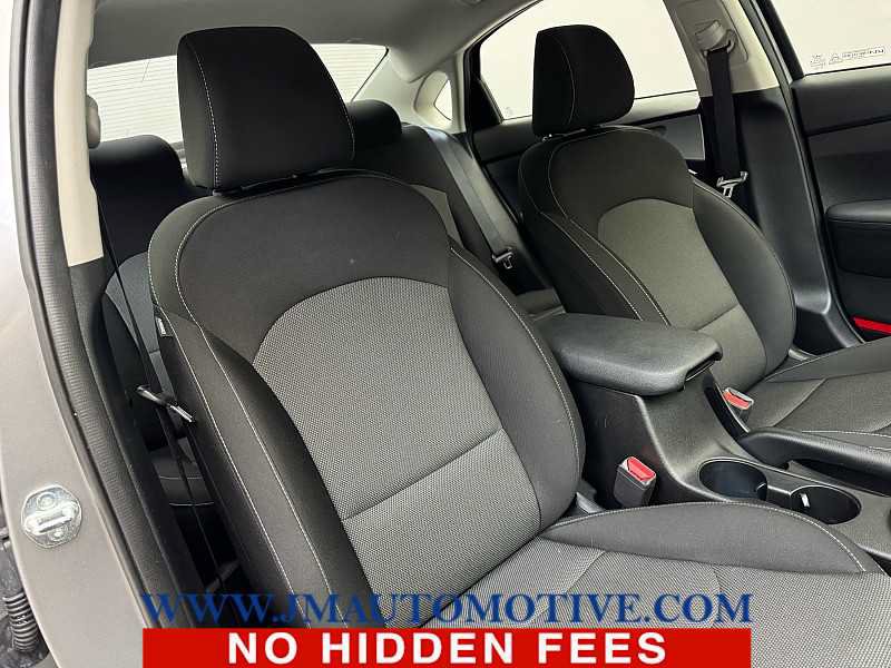 Used 2023 Kia Forte LXS w/ LXS Technology Package FWD image 20