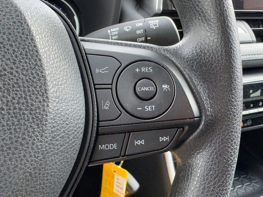 Used 2025 Toyota RAV4 LE image 17