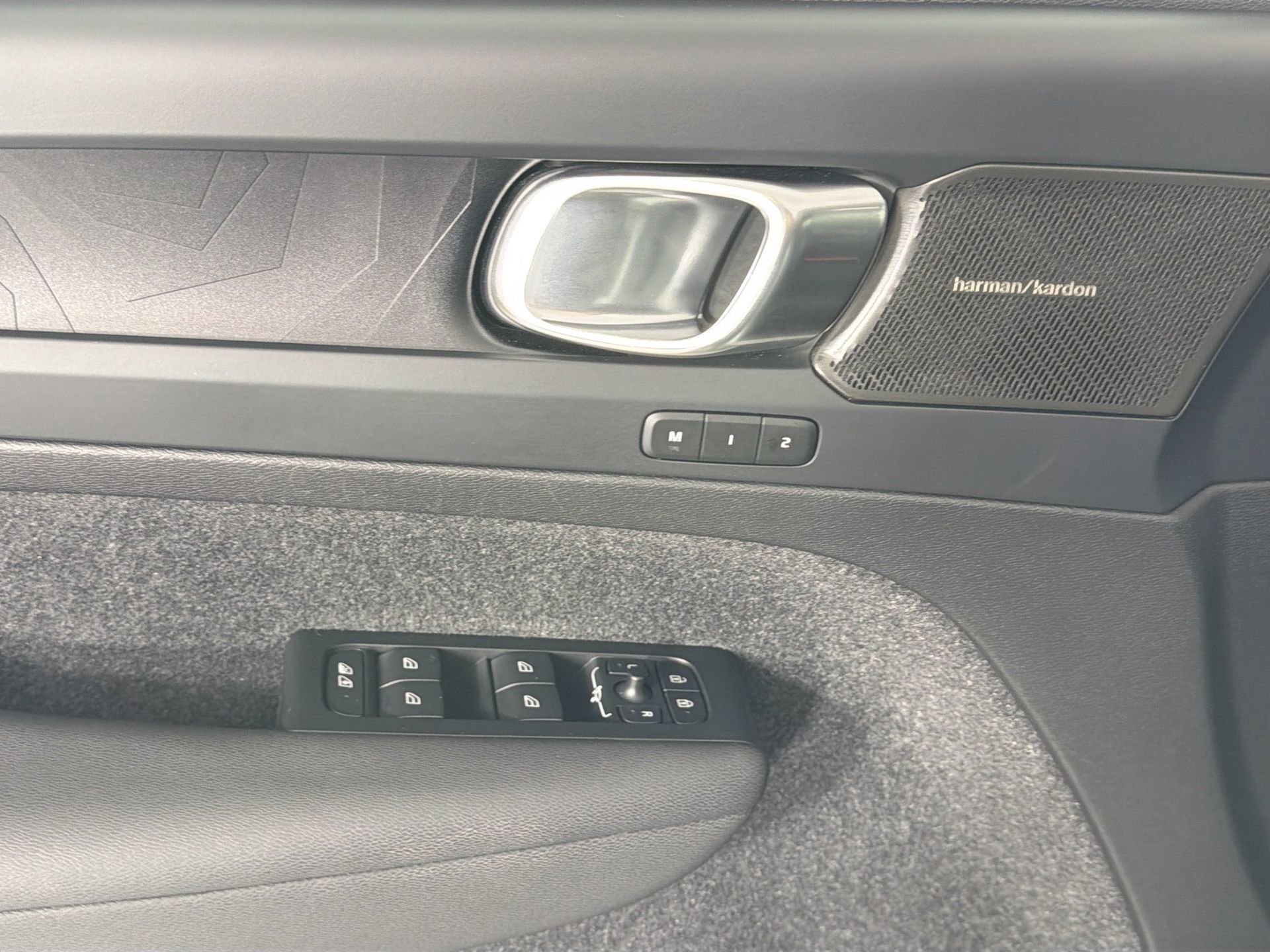 Certified 2023 Volvo C40 P8 Recharge Ultimate AWD/4WD image 18
