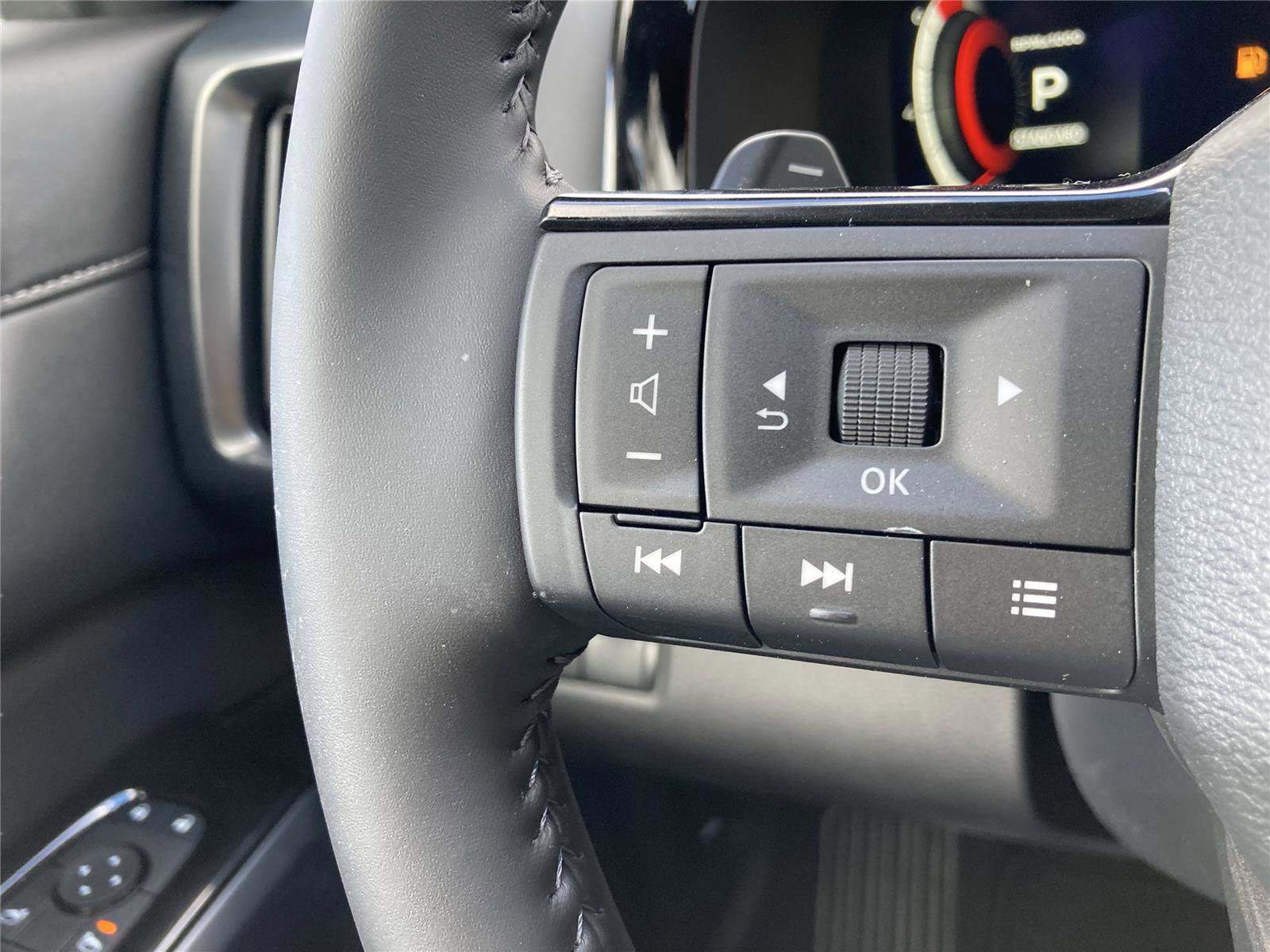 New 2026 Nissan Pathfinder SL image 22