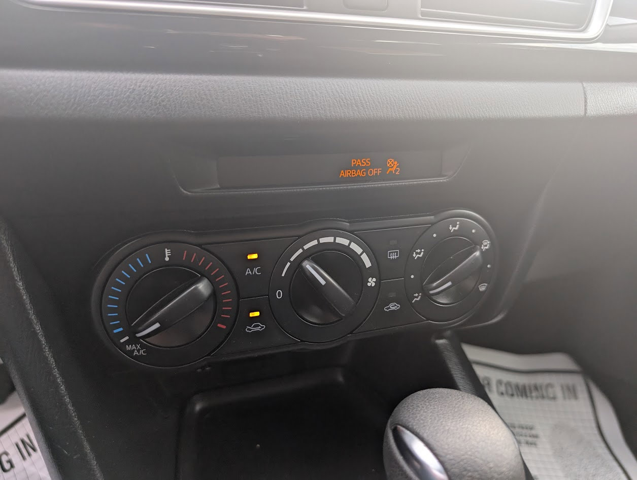 Used 2015 MAZDA MAZDA3 i Sport image 22