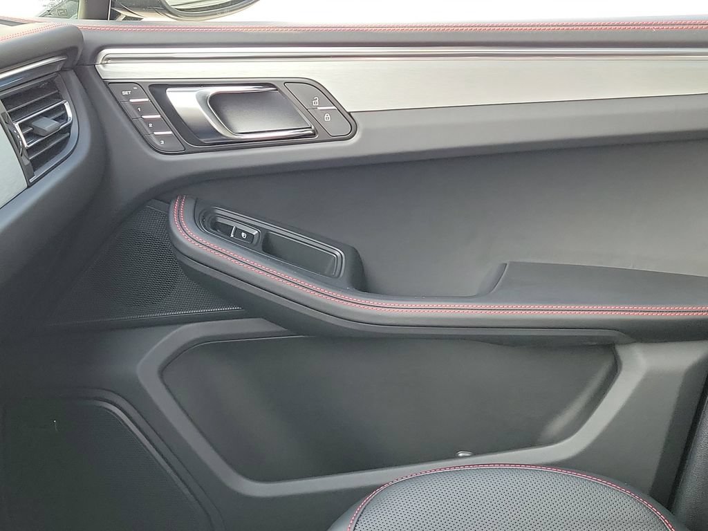 New 2026 Porsche Macan S AWD/4WD image 23