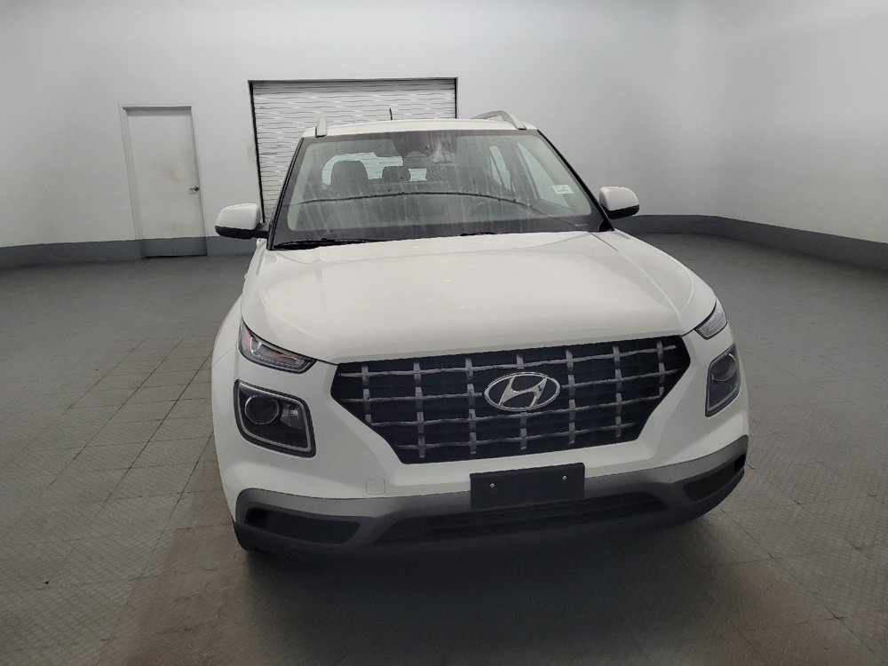 Used 2023 Hyundai Venue SEL image 14