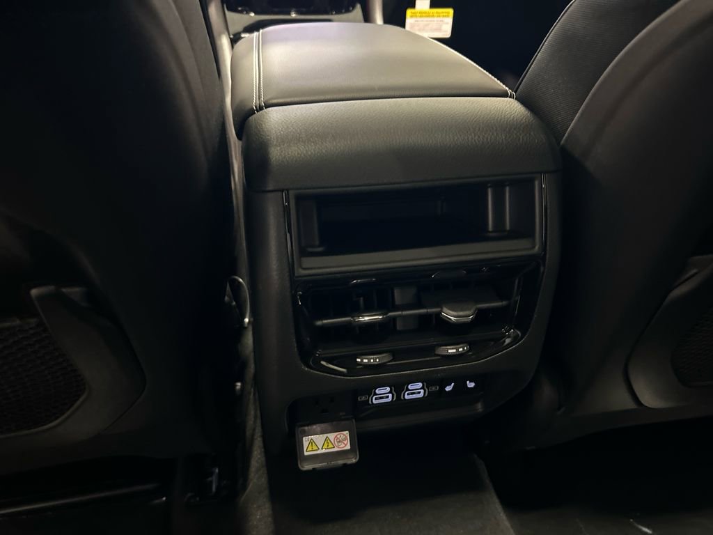 New 2025 Jeep Grand Cherokee Limited w/ Luxury Tech Group II image 30