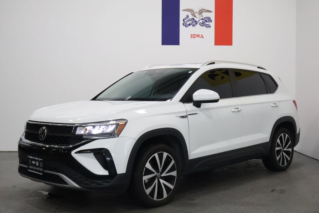 Used 2022 Volkswagen Taos SE w/ Panoramic Sunroof Package image 8