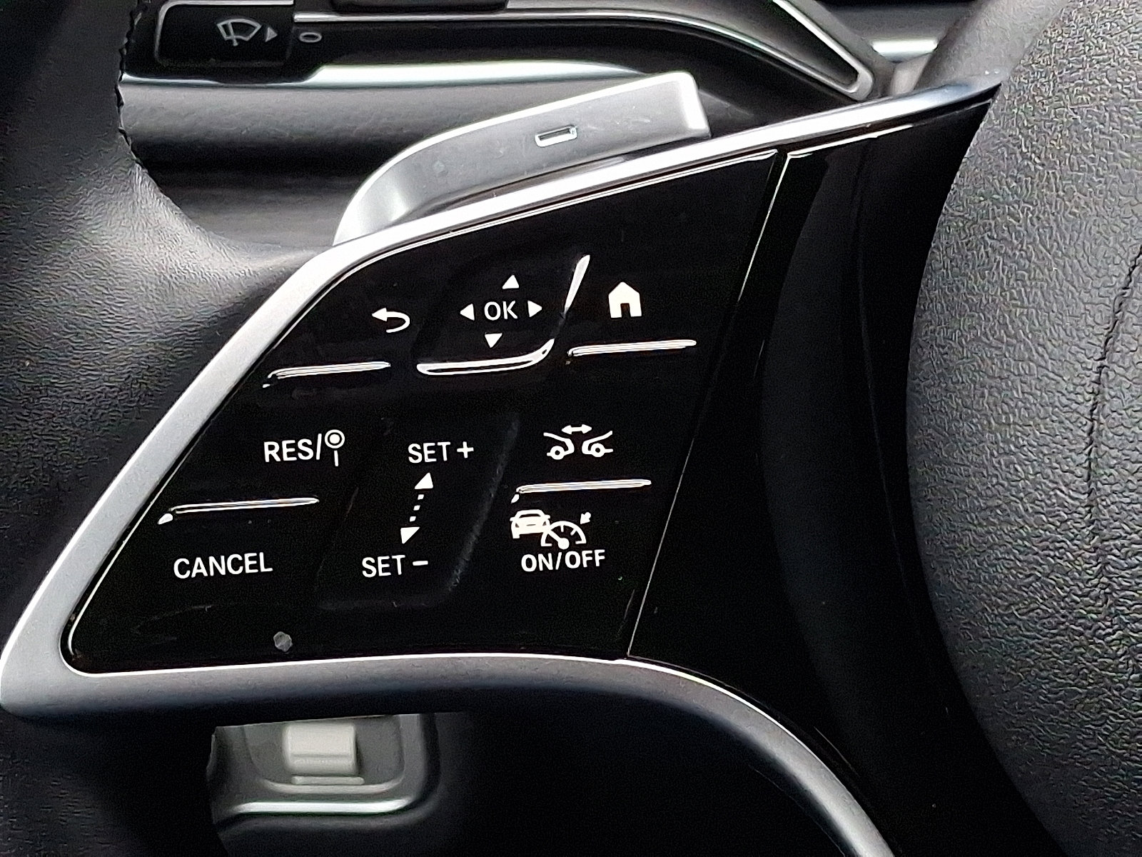 Used 2025 Mercedes-Benz GLS 450 4MATIC image 22