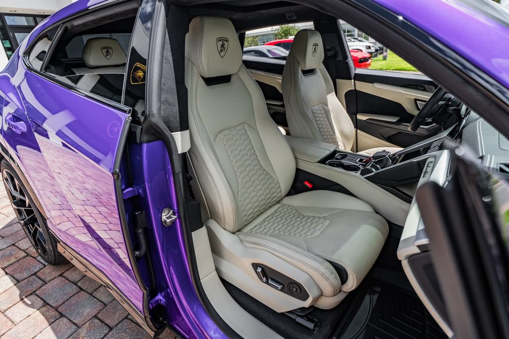 Used 2021 Lamborghini Urus AWD/4WD image 34