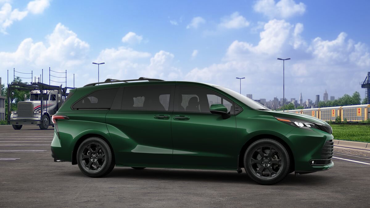 New 2025 Toyota Sienna XLE Woodland Edition image 13