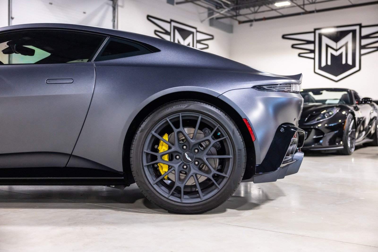 Used 2022 Aston Martin V8 Vantage Coupe RWD image 16