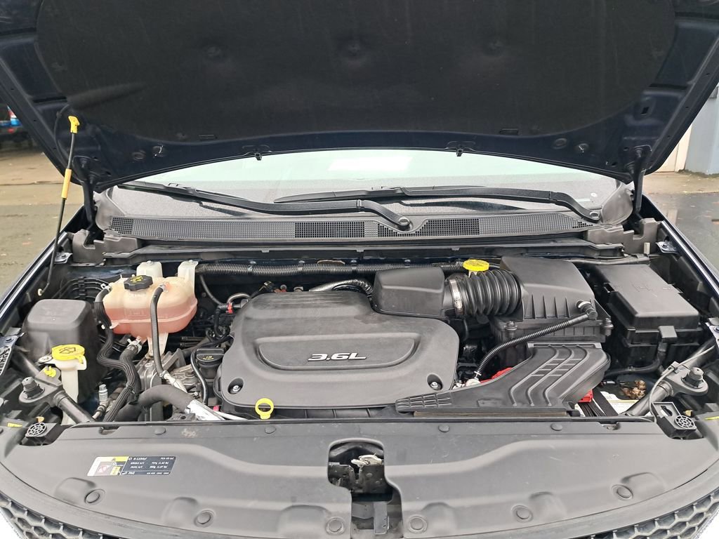 Used 2017 Chrysler Pacifica Limited image 28