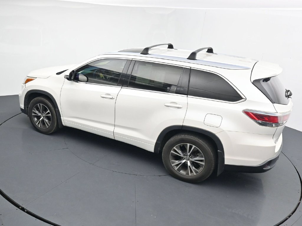 Used 2016 Toyota Highlander XLE AWD/4WD image 13