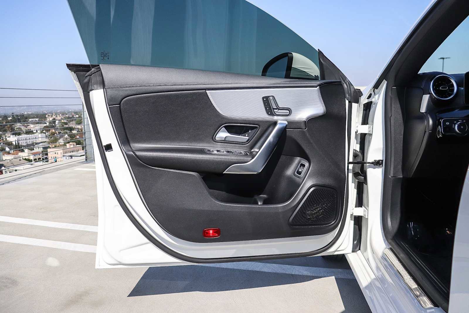 Used 2020 Mercedes-Benz CLA 250 image 30