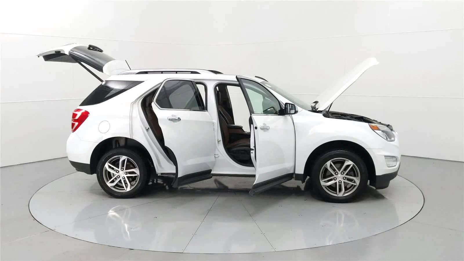 Used 2016 Chevrolet Equinox LTZ w/ Enhanced Convenience Package FWD image 35