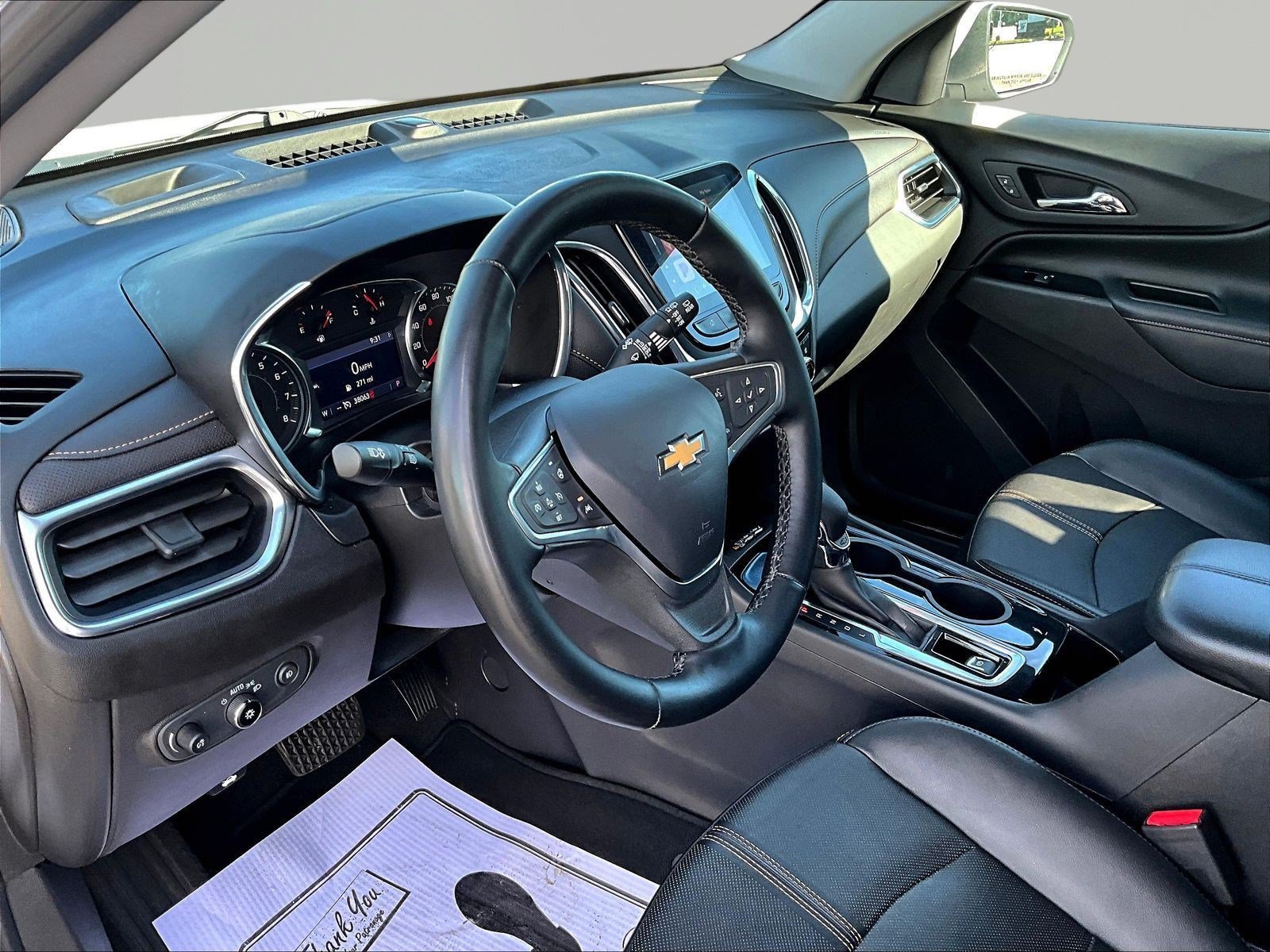 Used 2023 Chevrolet Equinox Premier FWD image 17