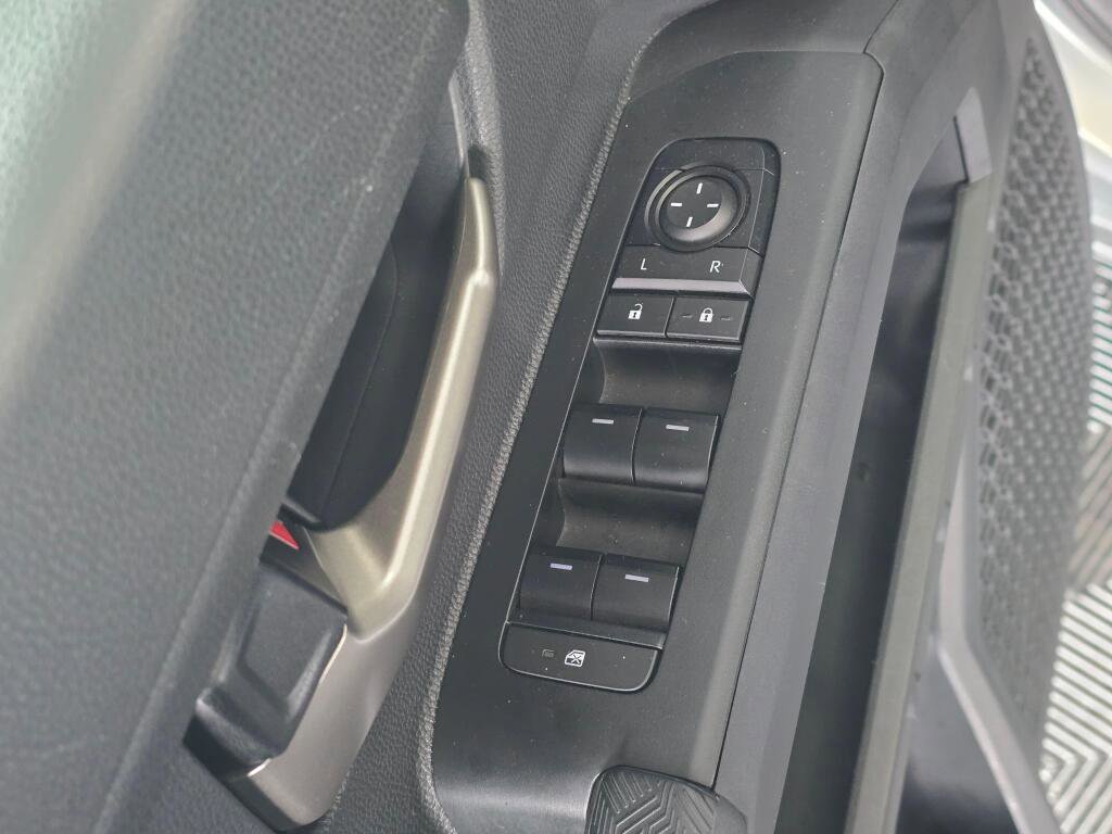 Certified 2024 Toyota Tacoma TRD Off-Road AWD/4WD image 19