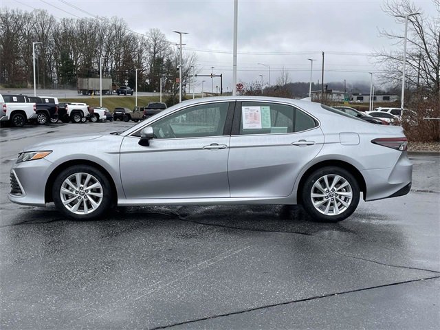Used 2023 Toyota Camry LE image 2