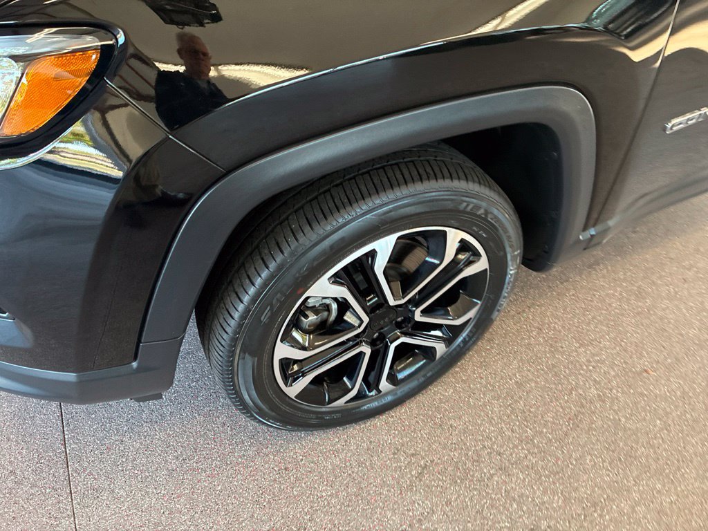 Certified 2023 Jeep Compass Limited AWD/4WD image 4