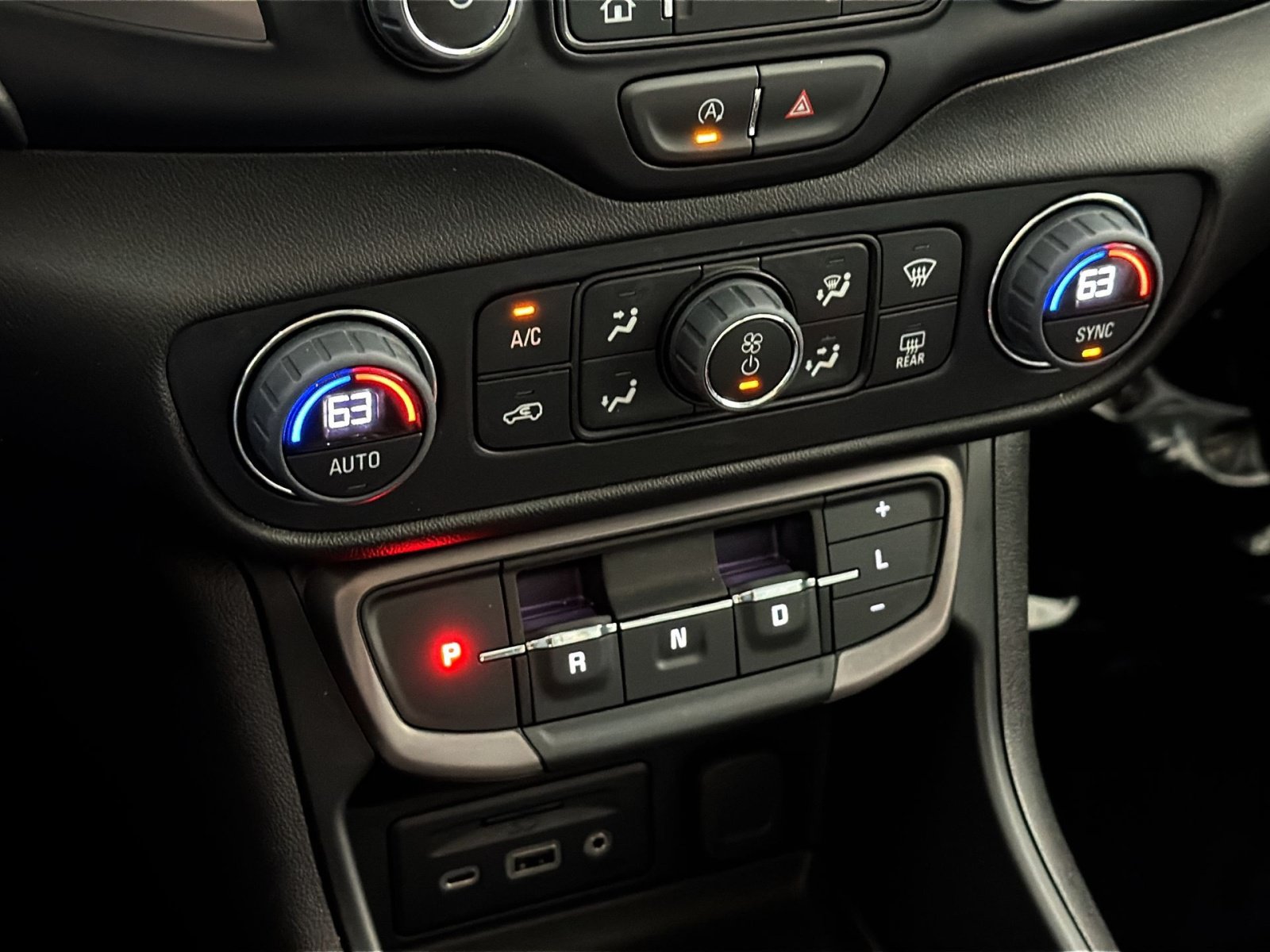 Used 2024 GMC Terrain AT4 w/ Infotainment Package II AWD/4WD image 22