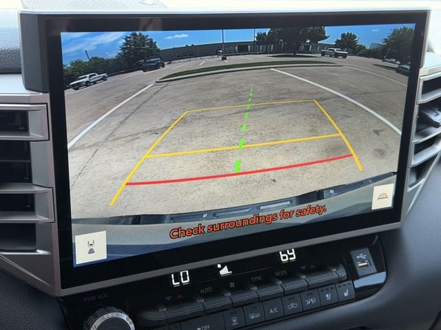 Used 2026 Toyota Tundra Limited AWD/4WD image 16