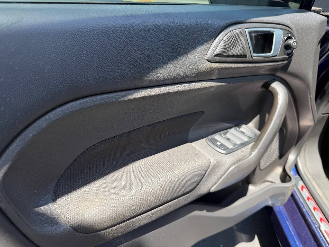 Used 2016 Ford Fiesta ST FWD image 5