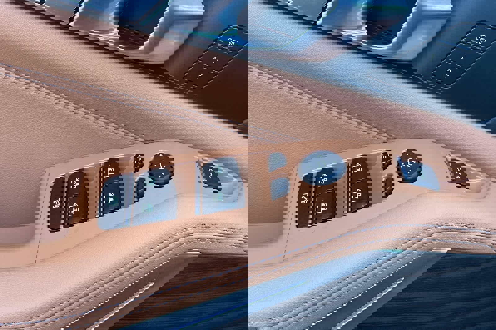 Used 2026 BMW X5 xDrive50e image 13