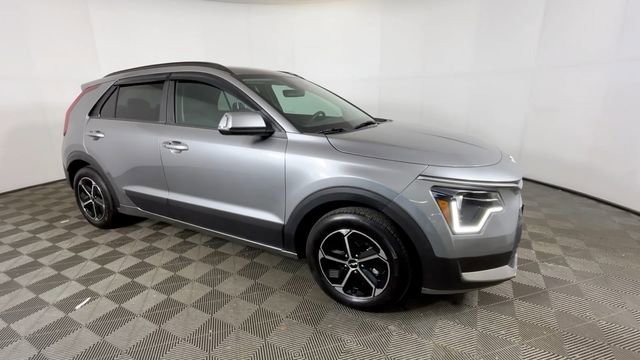 Used 2024 Kia Niro EX FWD image 2