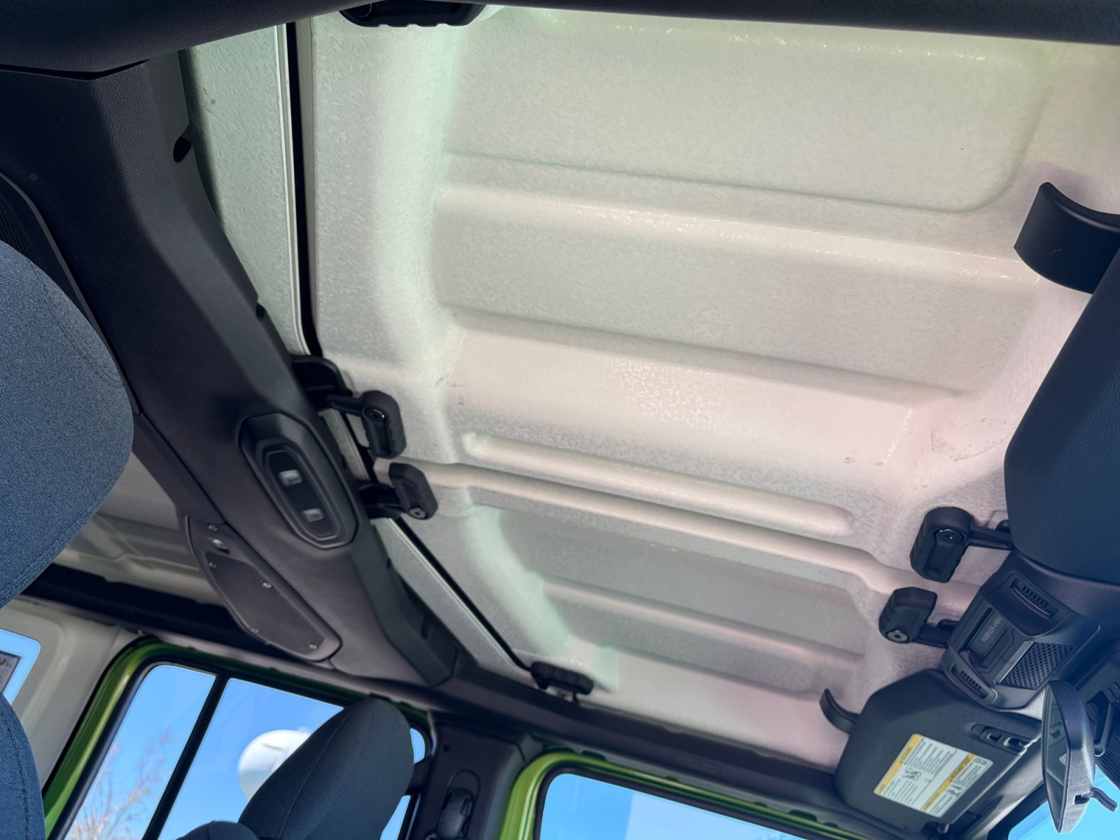 Used 2025 Jeep Wrangler Sport S image 32