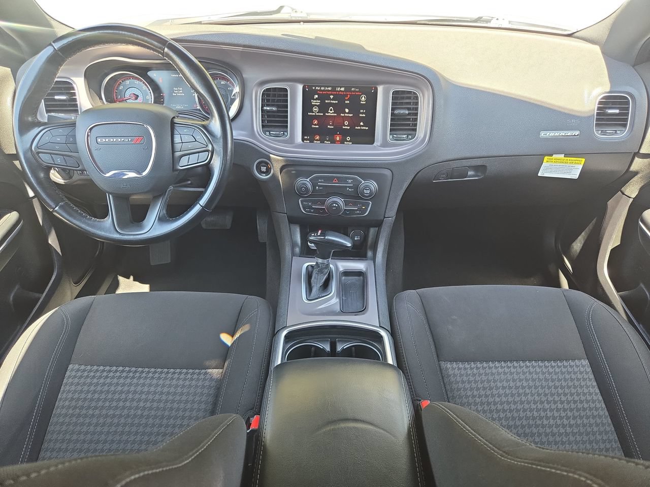 Used 2023 Dodge Charger SXT RWD image 9