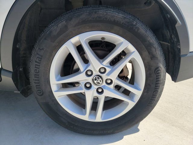 Used 2021 Toyota C-HR LE FWD image 30