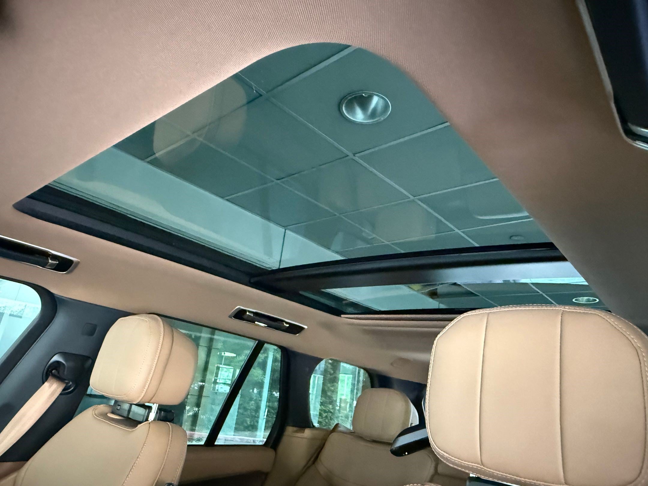 New 2026 Land Rover Range Rover SE AWD/4WD image 14