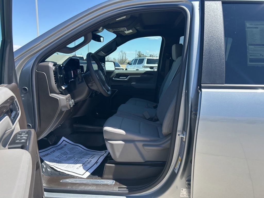 New 2026 Chevrolet Silverado 2500 LT w/ Z71 Off-Road Package AWD/4WD image 9