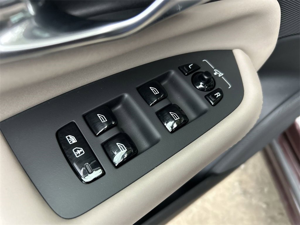 New 2026 Volvo XC90 T8 Ultra image 16