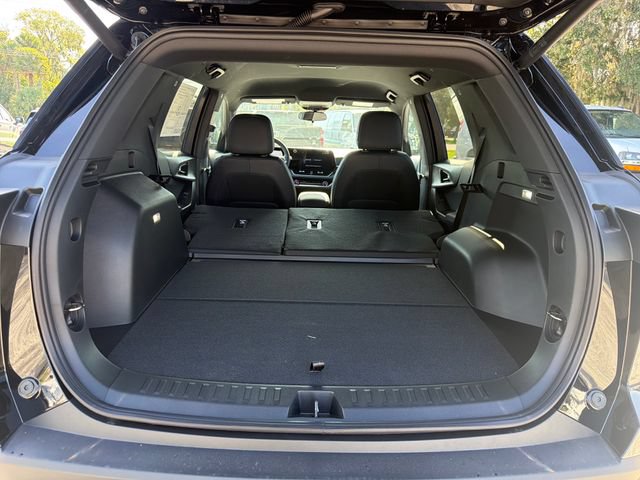 New 2027 Chevrolet Equinox LT w/ Convenience Package II FWD image 11