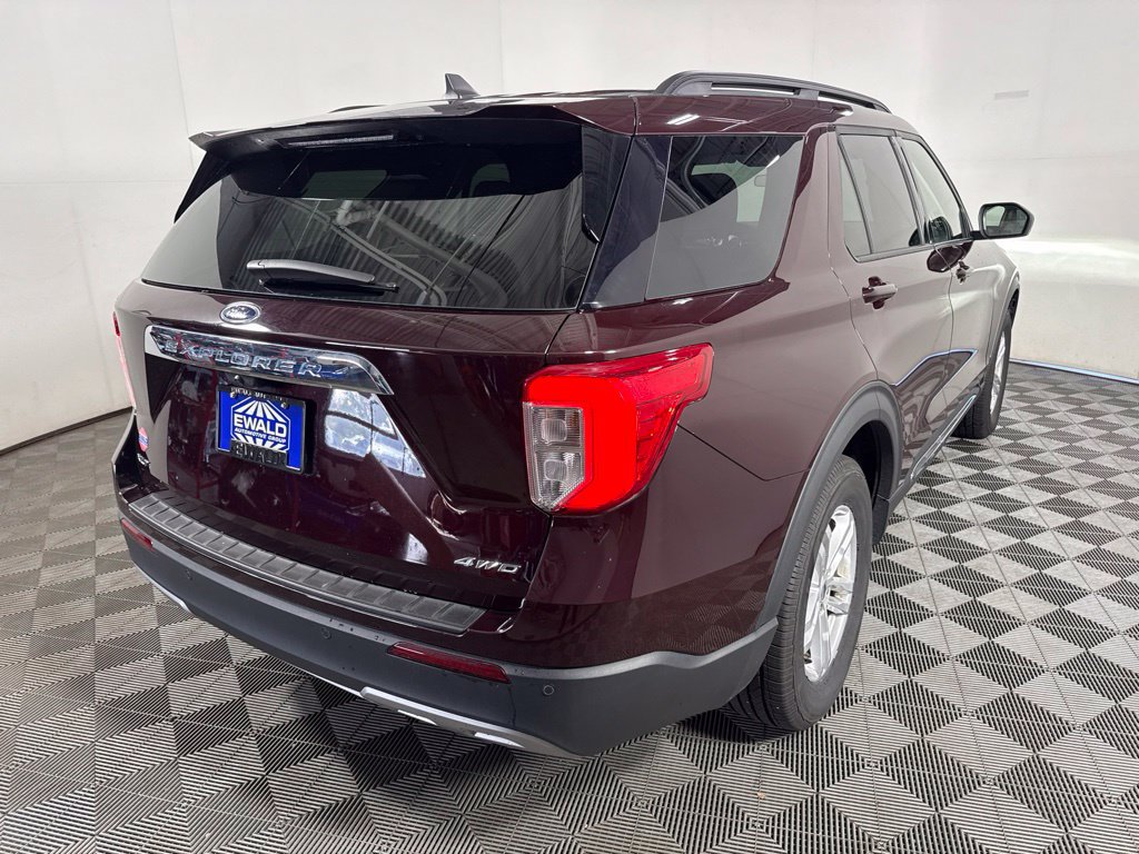 Used 2023 Ford Explorer XLT w/ Equipment Group 202A AWD/4WD image 8