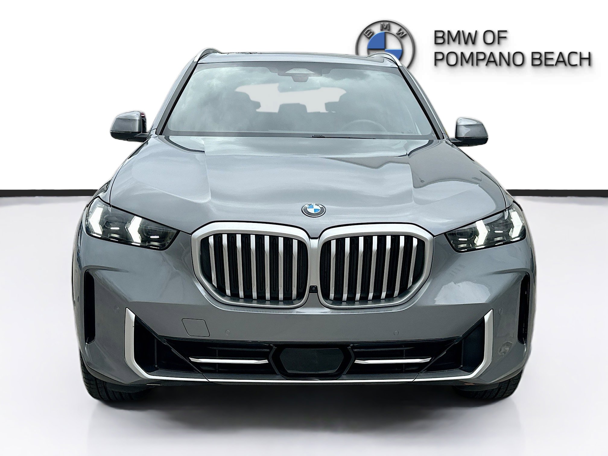 Used 2024 BMW X5 sDrive40i w/ Parking Assistance Package RWD image 2