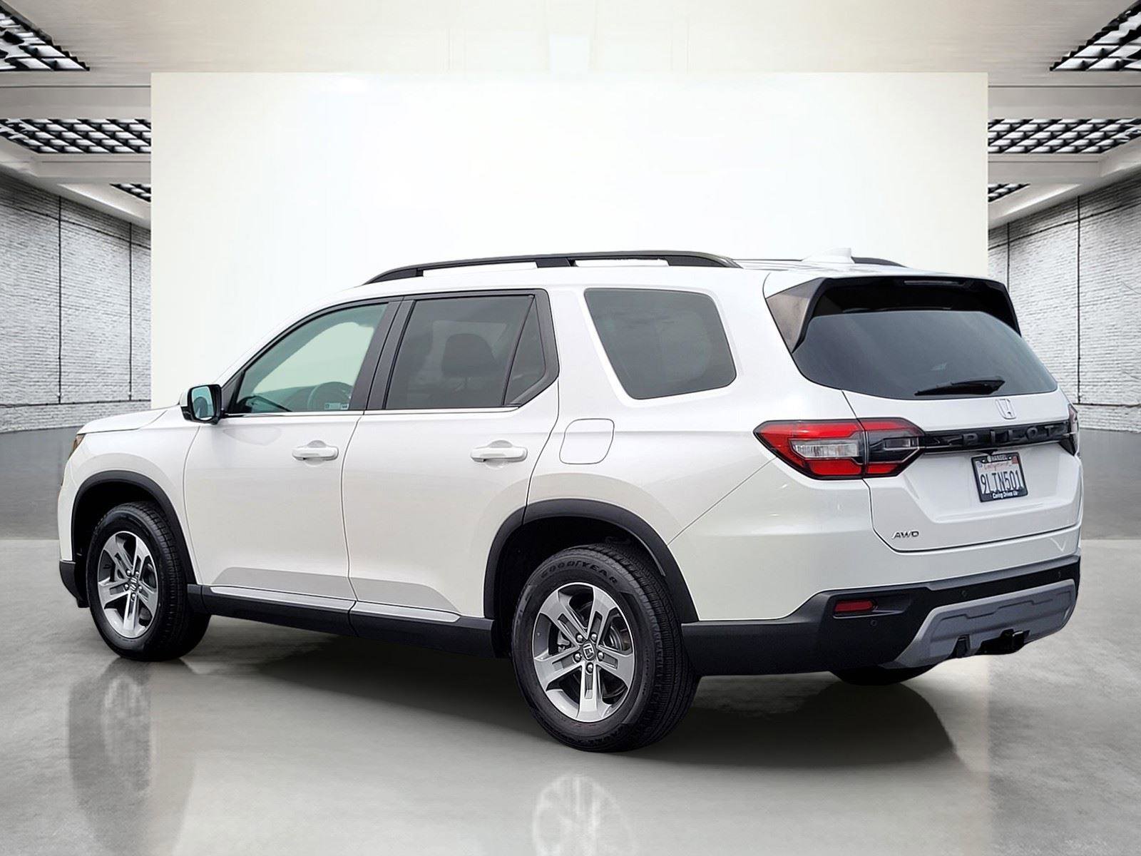 Used 2024 Honda Pilot EX-L image 9