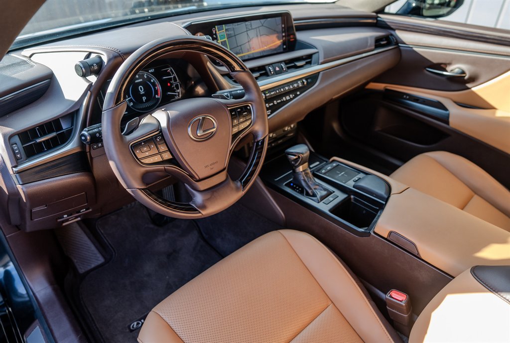 Used 2020 Lexus ES 350 w/ Premium Package image 14