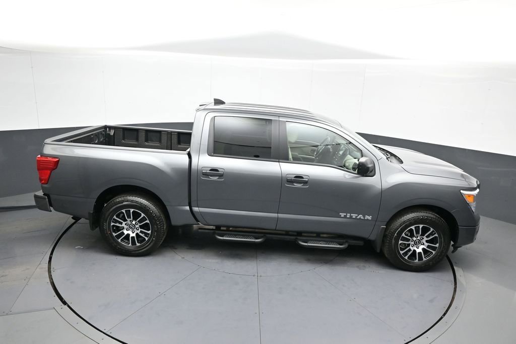 Used 2024 Nissan Titan SV w/ SV Convenience Package image 34