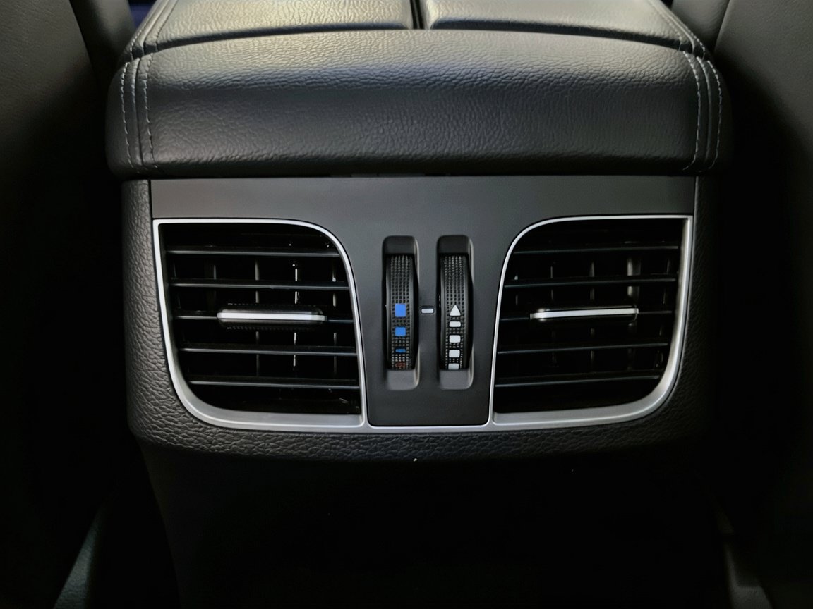 Used 2019 Genesis G80 3.8 RWD image 18