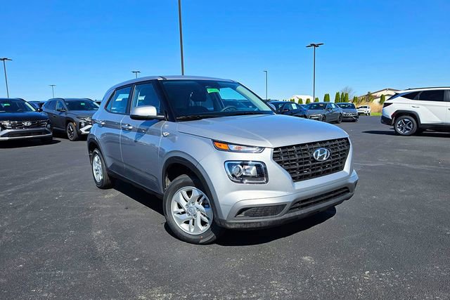 New 2026 Hyundai Venue SE