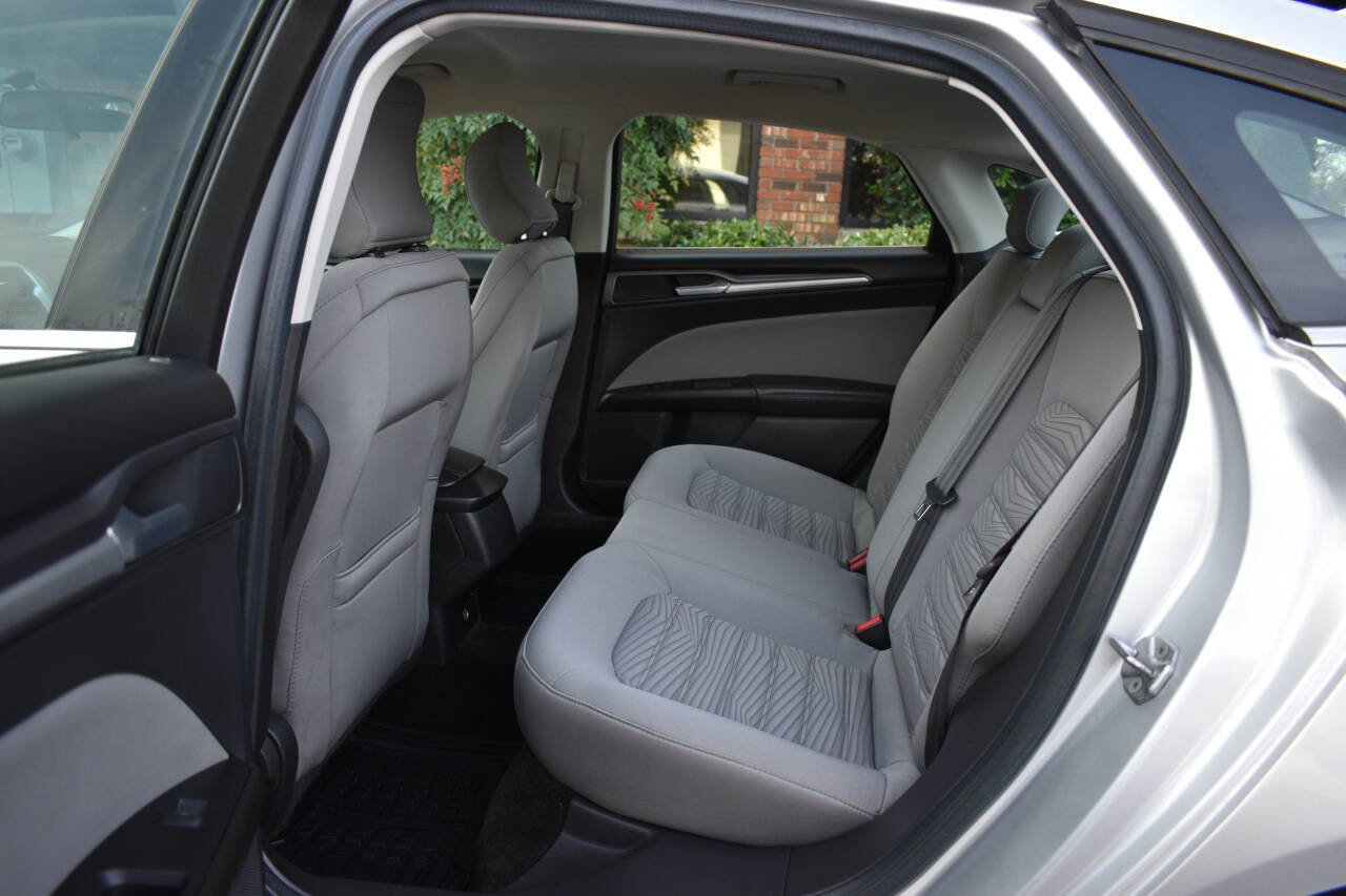 Used 2016 Ford Fusion S image 9
