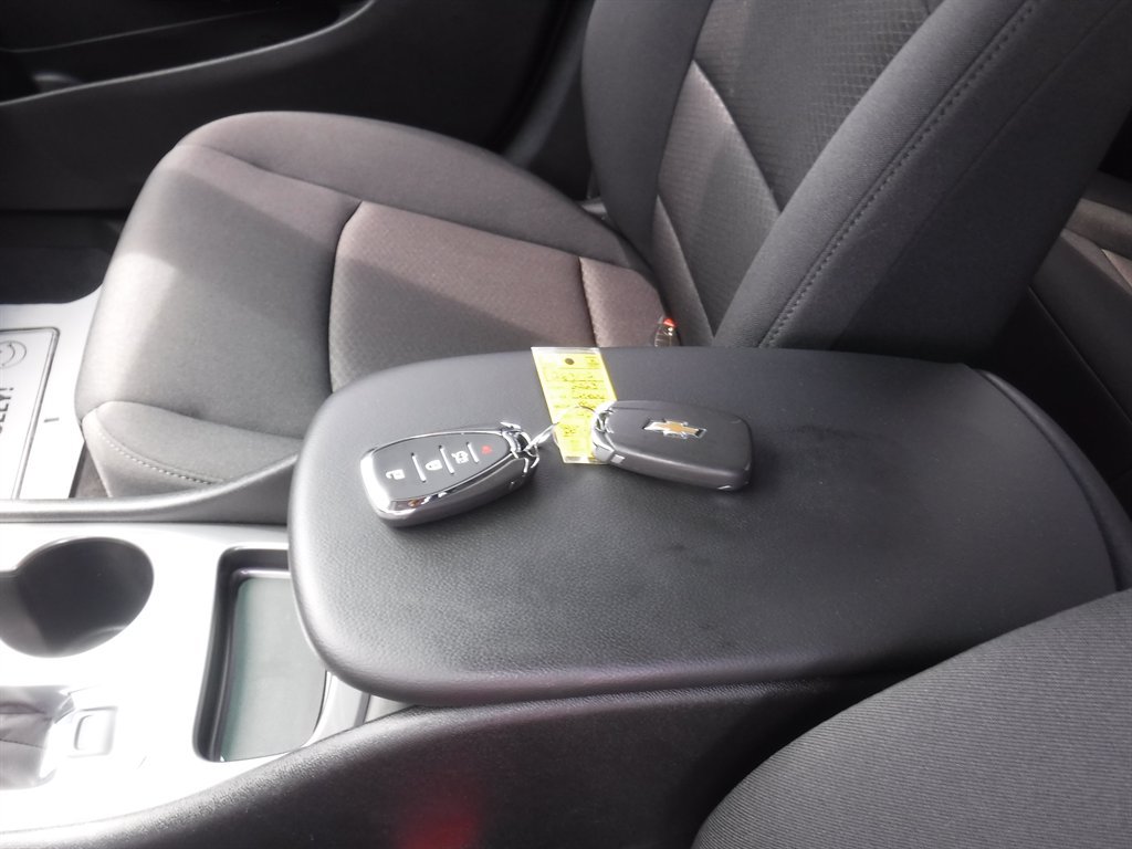 Used 2023 Chevrolet Malibu LS FWD image 10