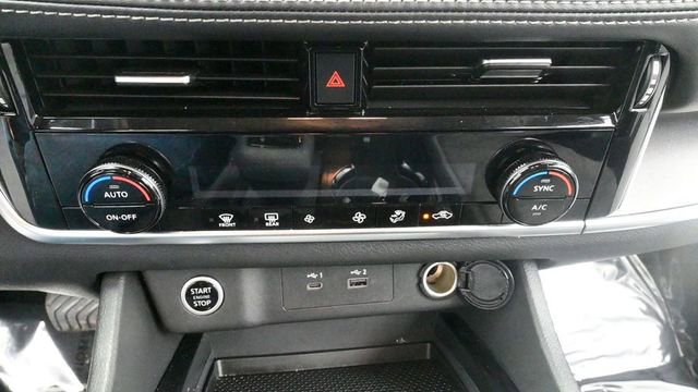 Used 2021 Nissan Rogue SV AWD/4WD image 24