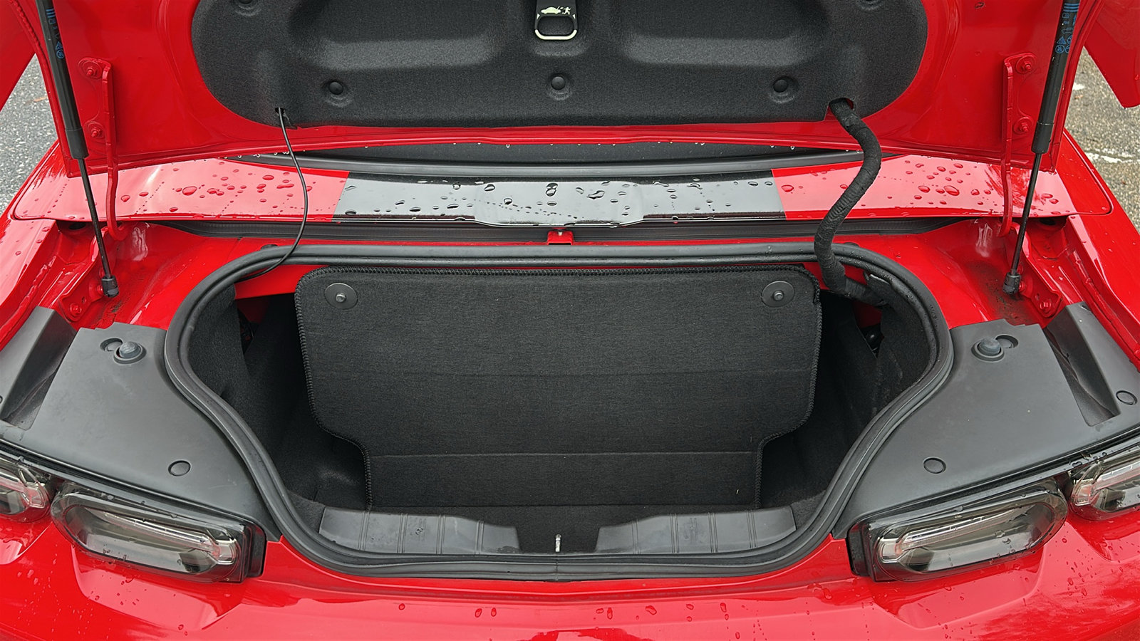 Used 2020 Chevrolet Camaro SS RWD image 8
