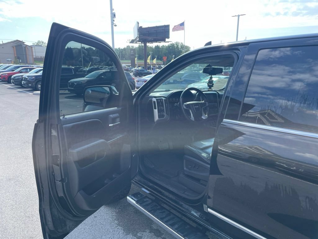 Used 2017 GMC Sierra 1500 SLT w/ SLT Premium Package AWD/4WD image 16