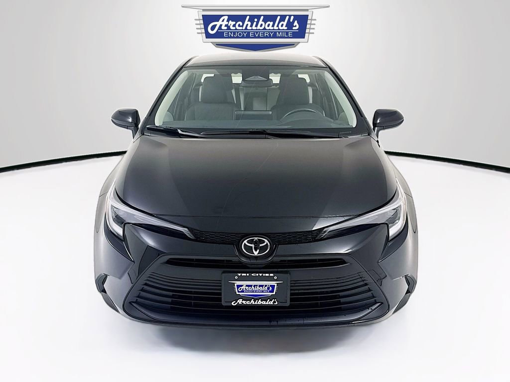 Used 2026 Toyota Corolla LE image 2